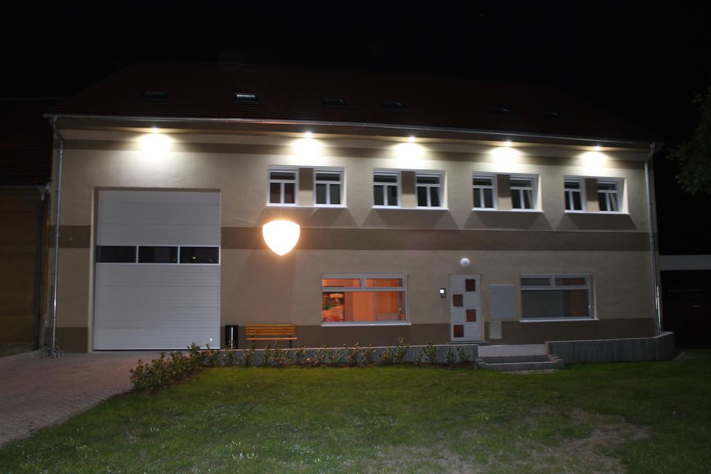 Penzion Piller Chvalin Exterior photo